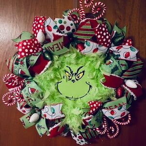 Grinch Holiday Wreath